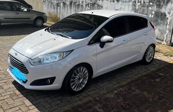 FORD FIESTA 1.6 TITANIUM HATCH 16V FLEX 4P POWERSHIFT FORD FIESTA 1.6 TITANIUM HATCH 16V FLEX 4P POWERSHIFT
